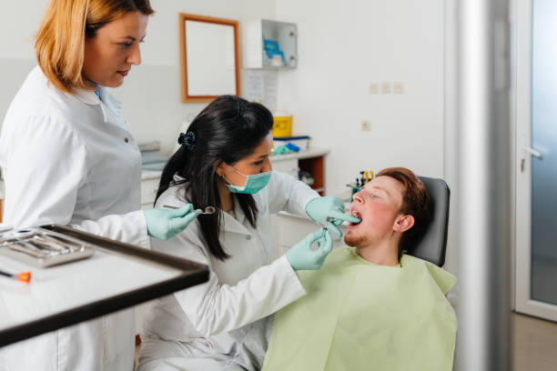 Best Dentist Open Late Near Me  in Harbor Isle, NY